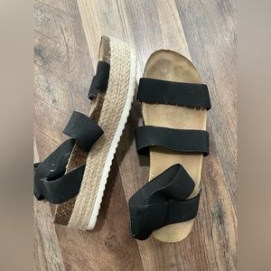 Women’s sandals